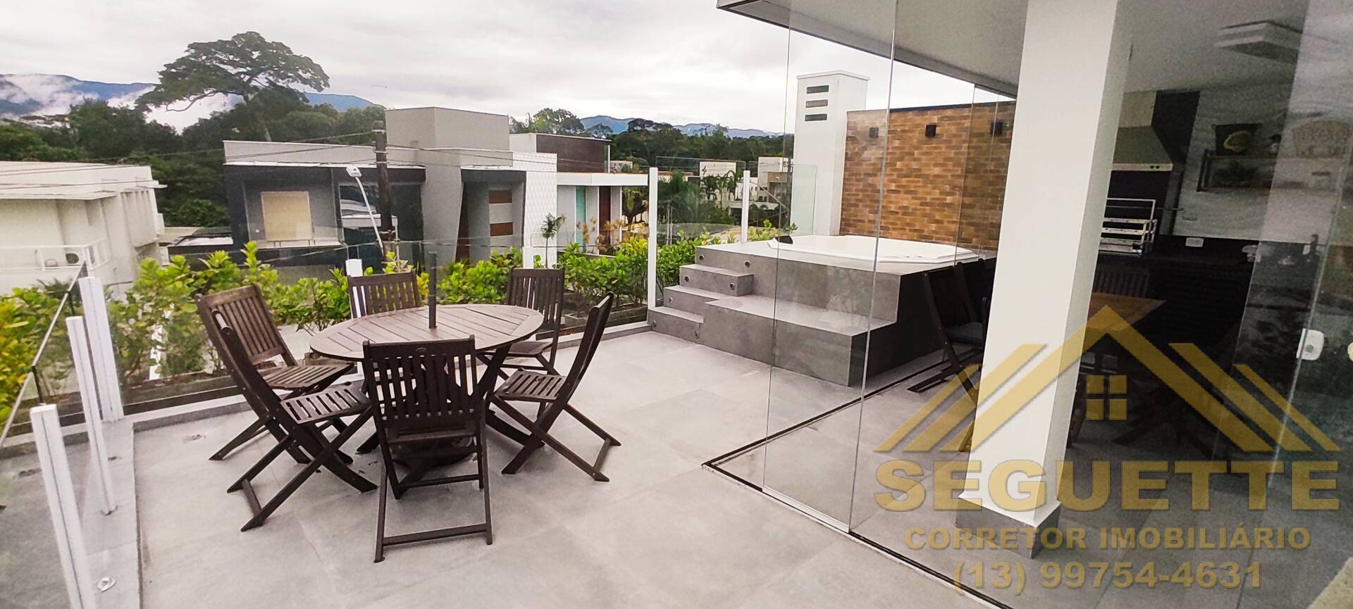 Villágio com 3 dormitórios área gourmet na Riviera de São Lourenço