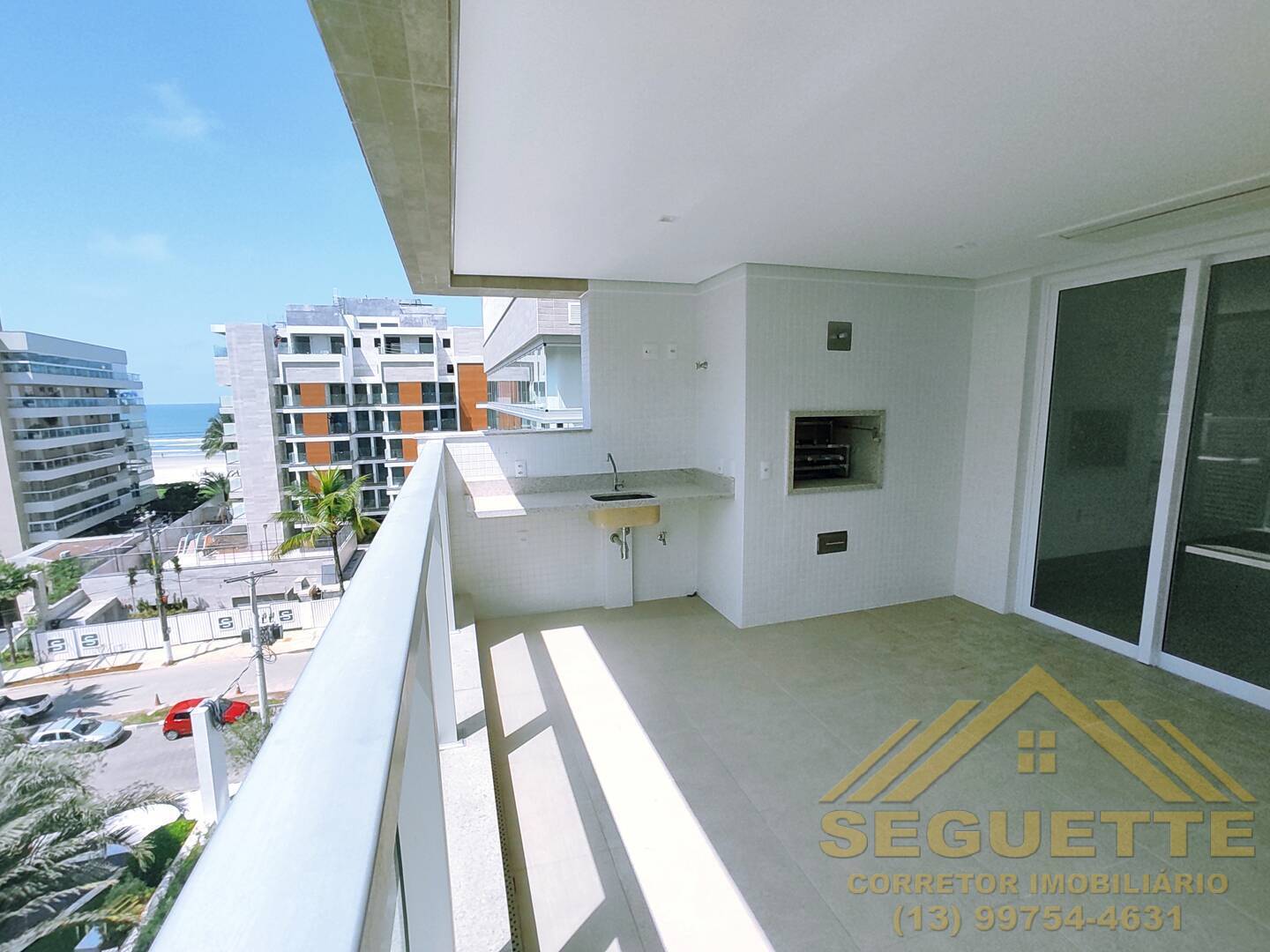 Apartamento com vista mar a 200 metros da areia no módulo 07 da Riviera