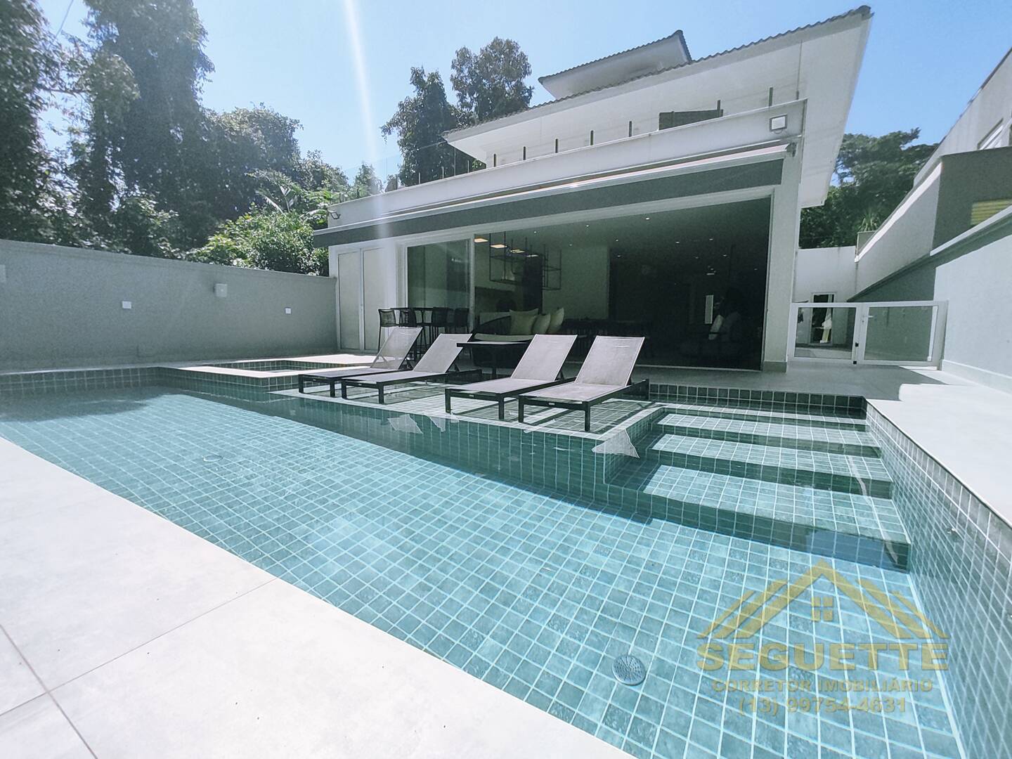 Casa, 4 quartos, 240 m² - Foto 1