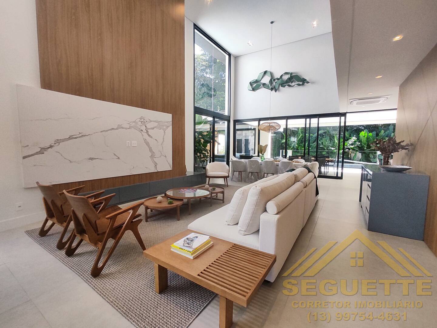Casa em conceito aberto no modulo 24 com 5 suítes na Riviera