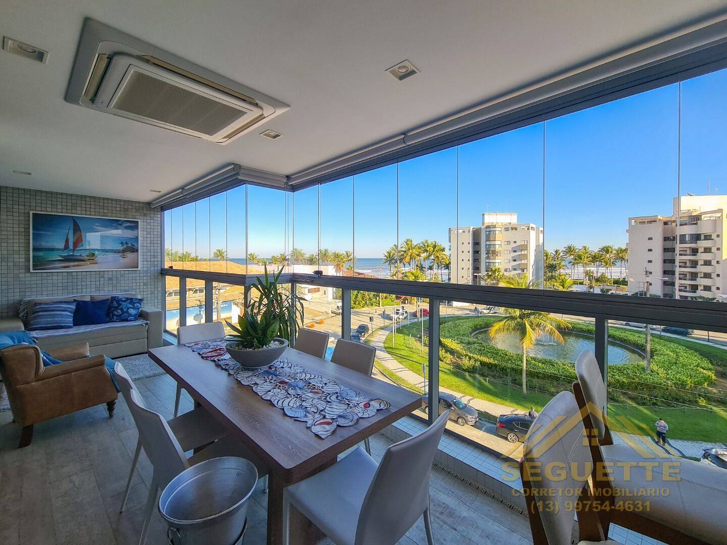 Apartamento no San Sebastian com ótima localização pé na areia.