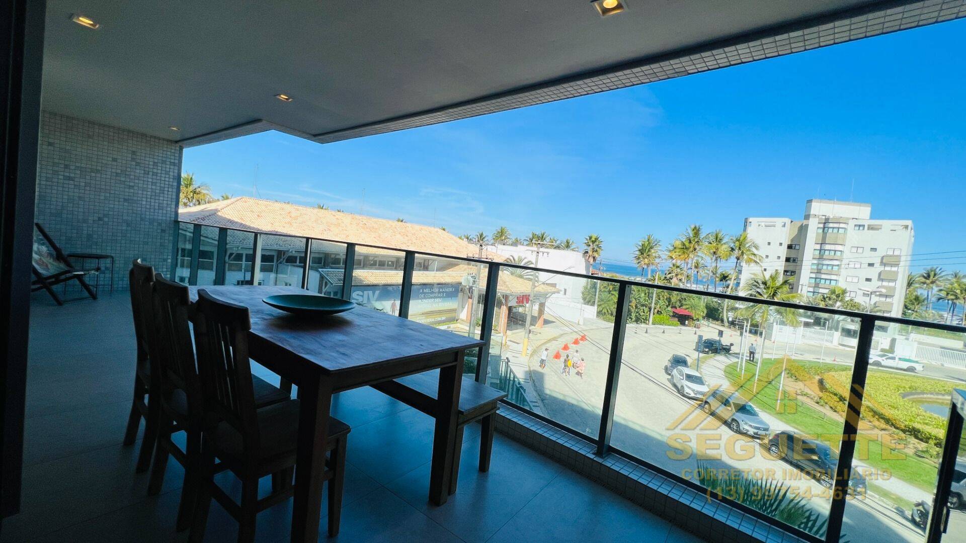 Apartamento pé na areia e próximo ao shopping 2 dormitórios em Riviera